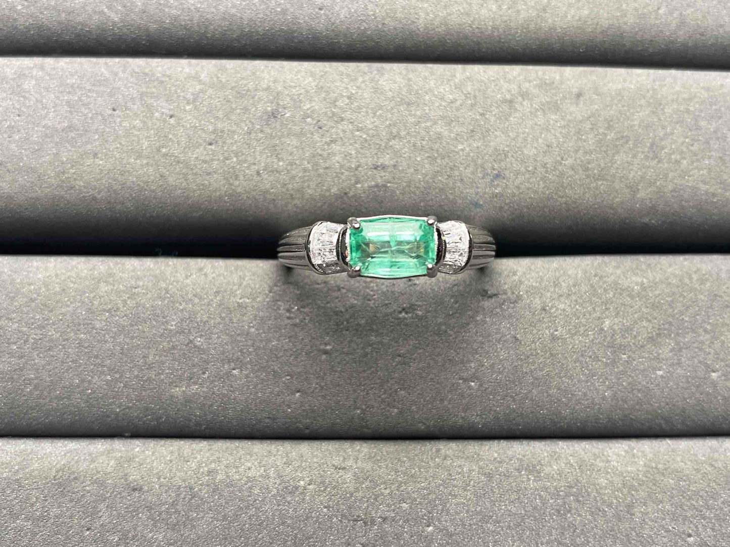 A15367 Emerald Ring