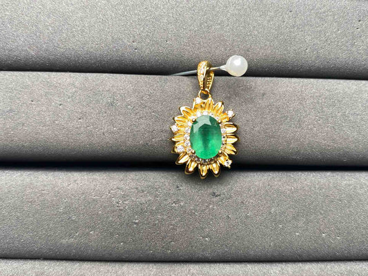 A15371 Emerald Pendant