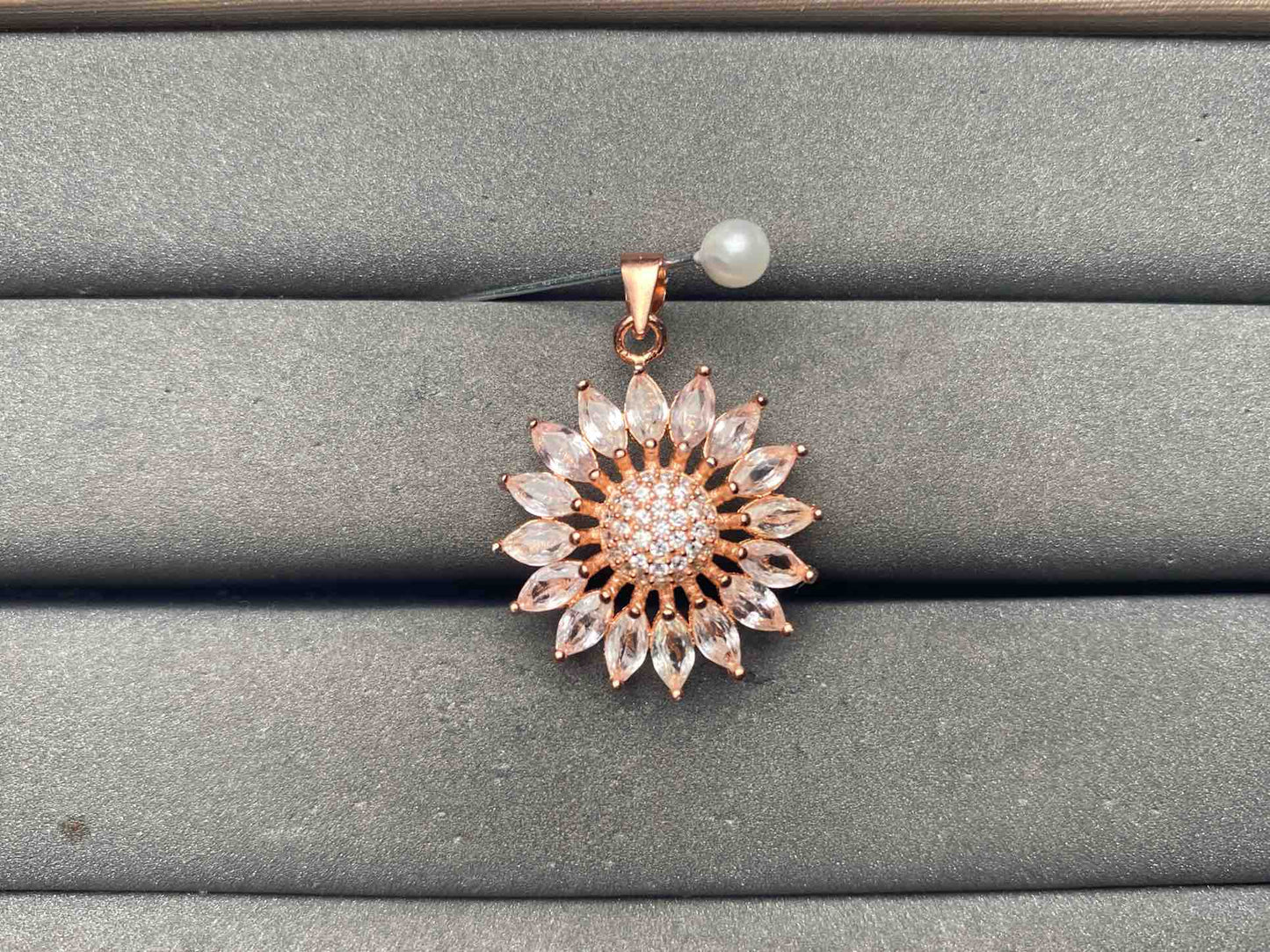 A15374 Sapphire Pendant