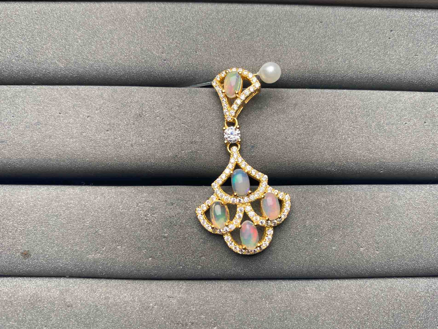A15387 Opal Pendant