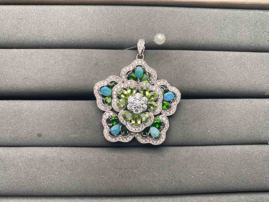 A15391 Peridot Pendant