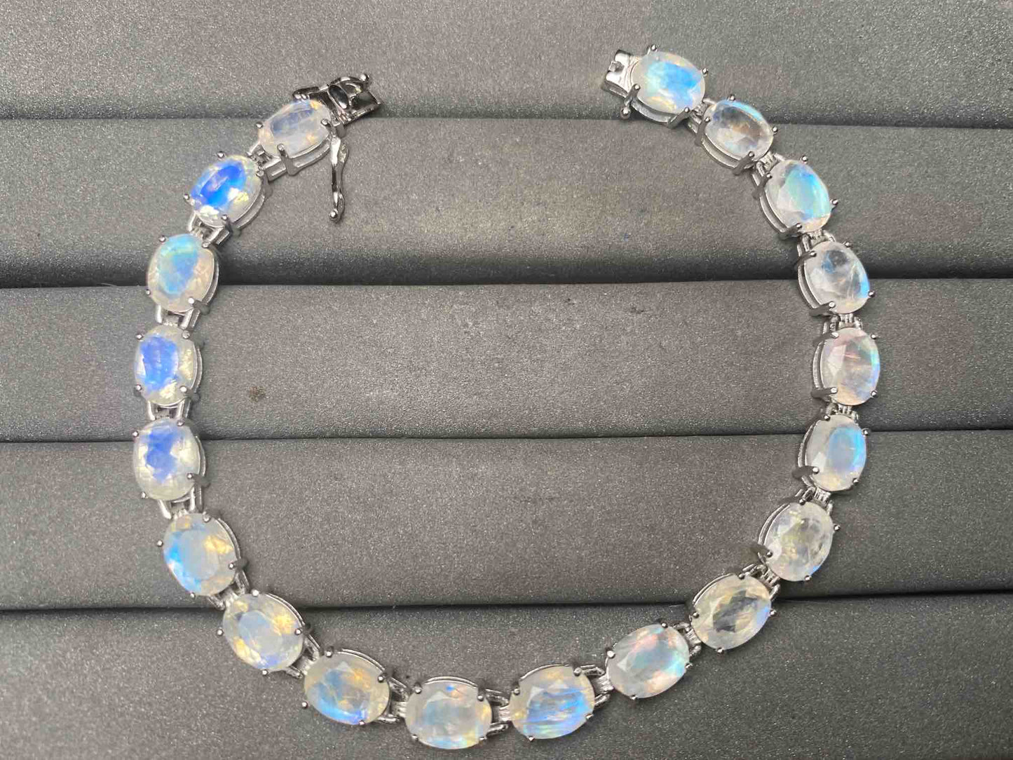 A15402 Moonstone Bracelet