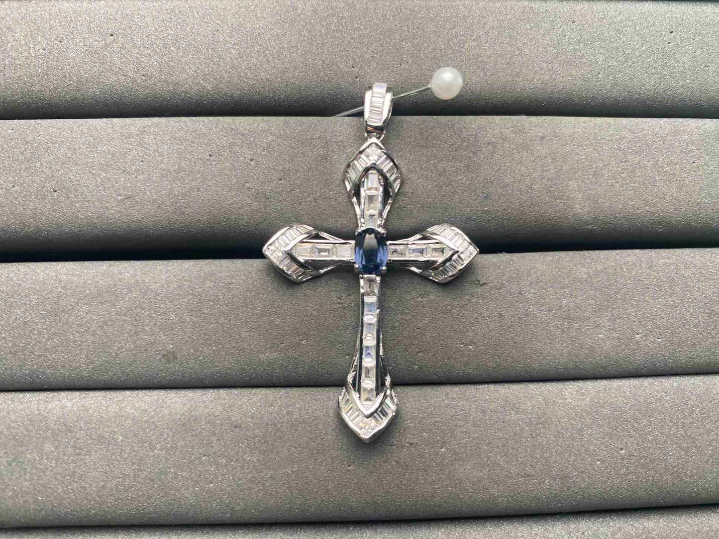 A15528 Spinel Pendant