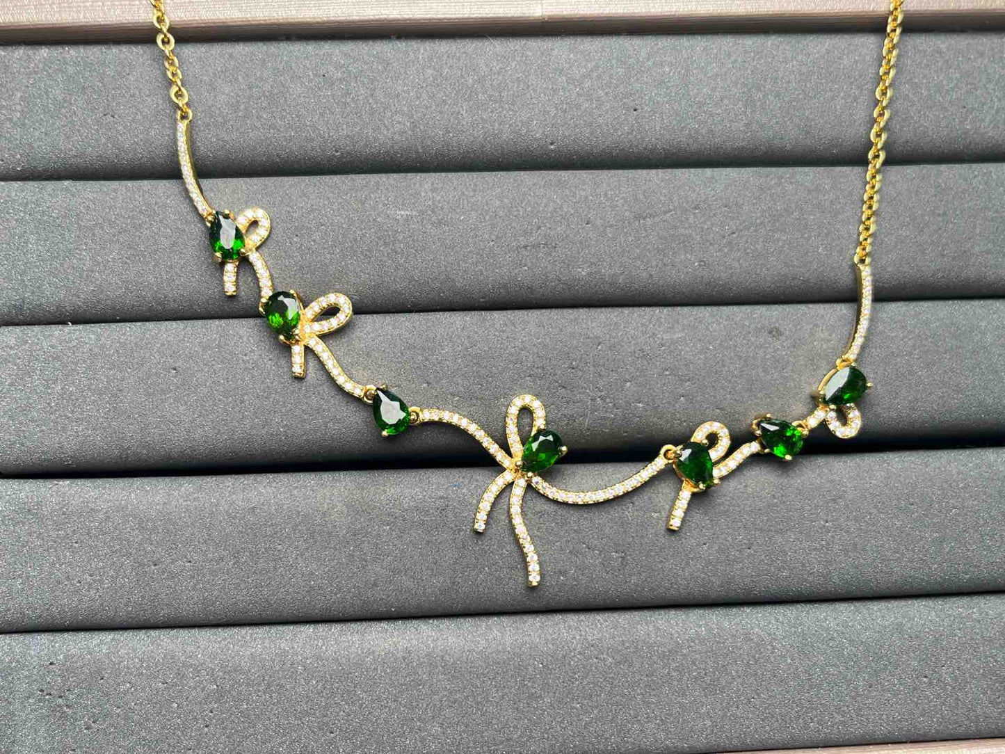 A15553 Diopside Necklace