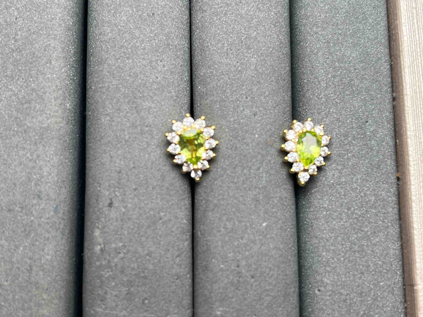 A15557 Peridot Earrings