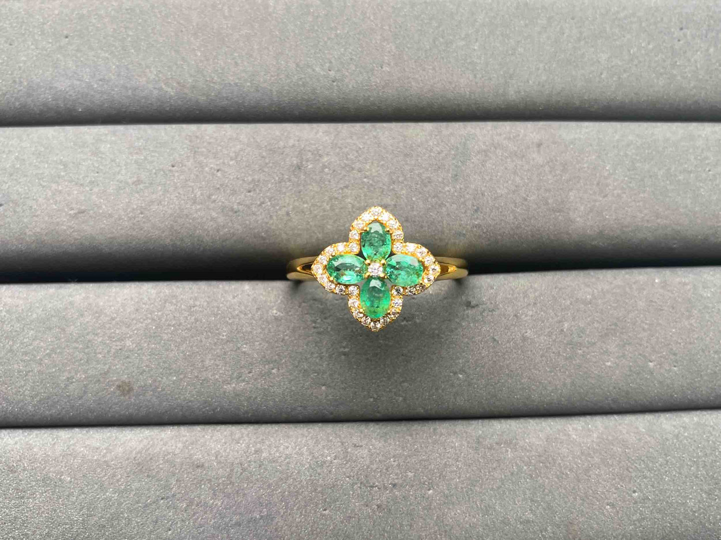 A15623 Emerald Ring