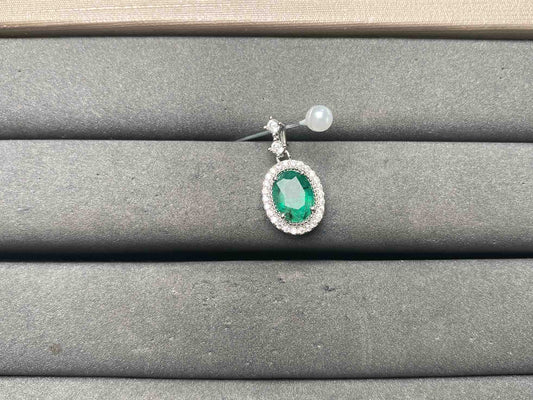 A15632 Emerald Pendant