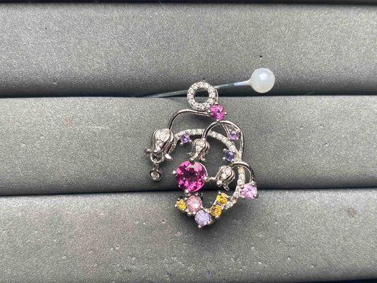 A15876 Garnet Pendant