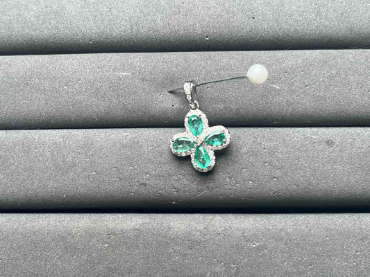 A15917 Emerald Pendant