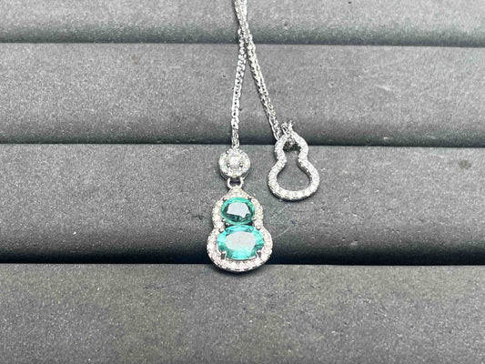 A15920 Emerald Necklace