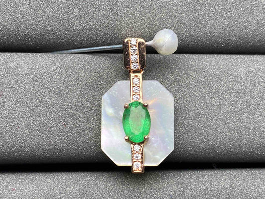A1618 Emerald Pendant
