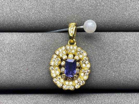 A1689 Cornflower Sapphire Pendant