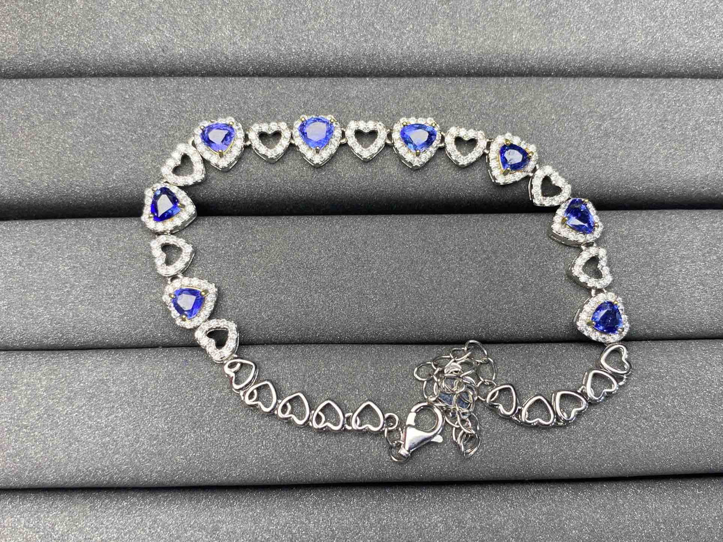 A1738 Cornflower Sapphire Bracelet