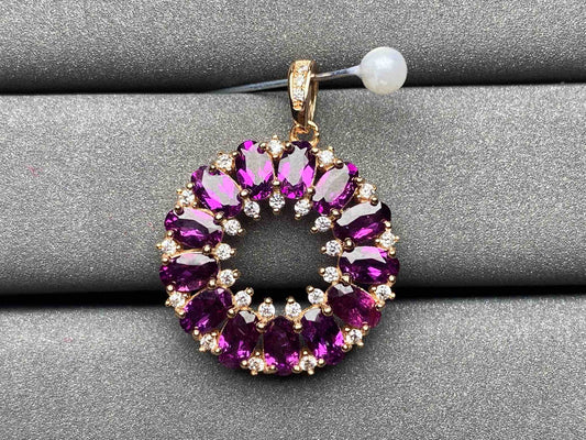 A1822 Garnet Pendant