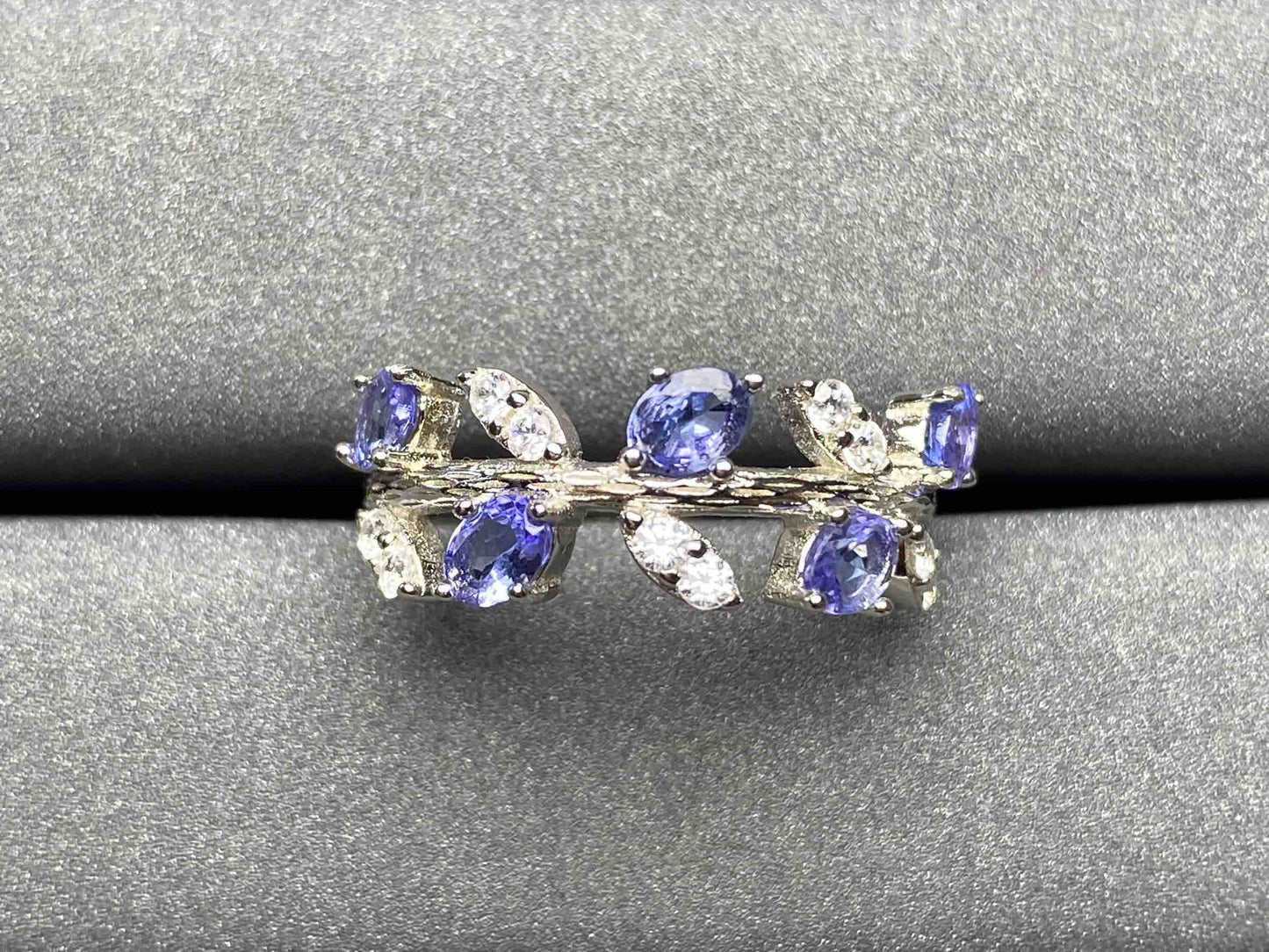 A186 Tanzanite Ring