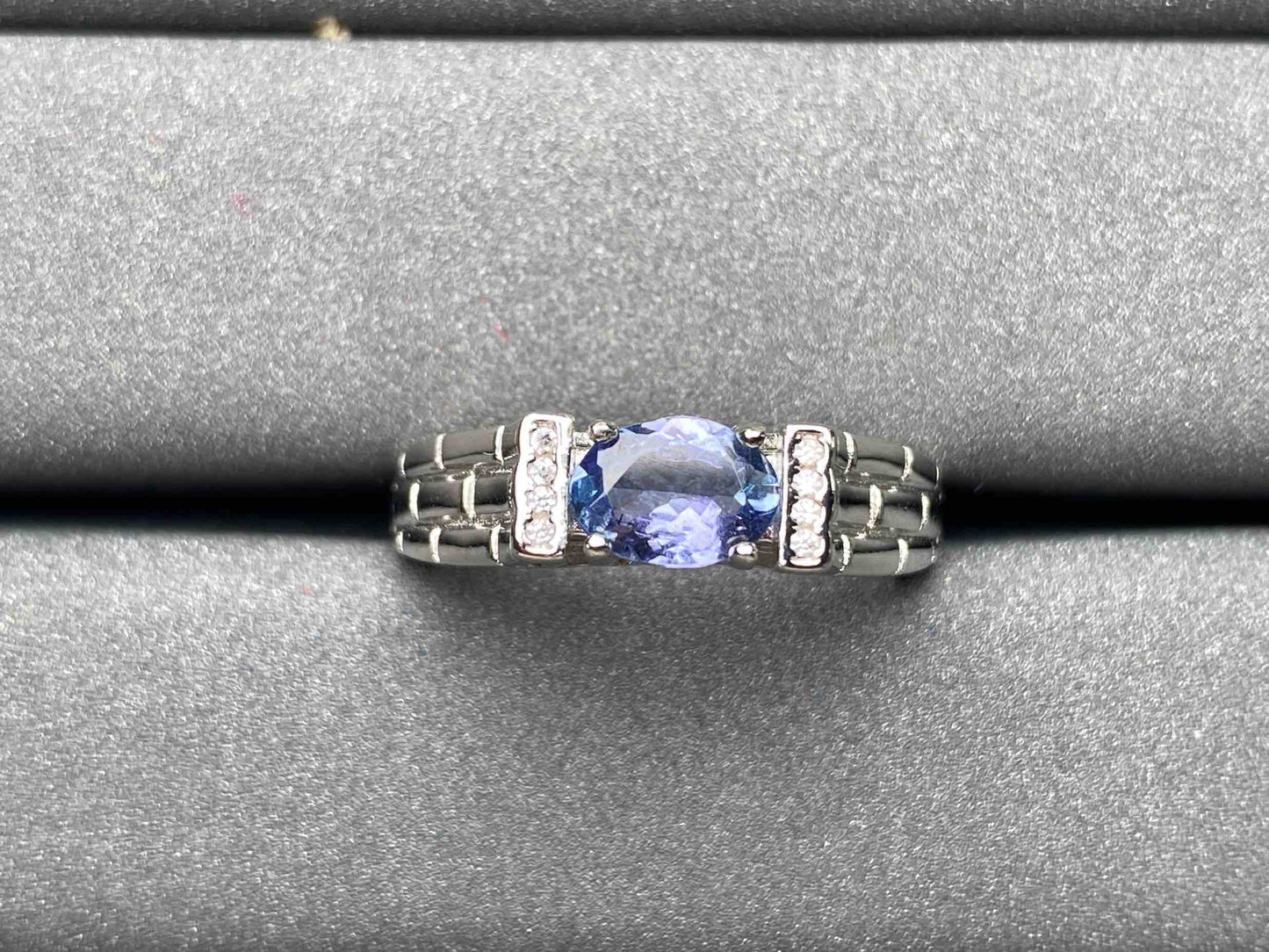 A1899 Tanzanite Ring