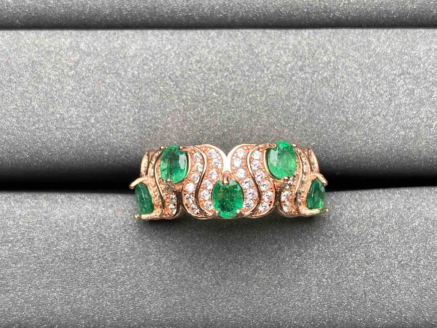 A1949 Emerald Ring