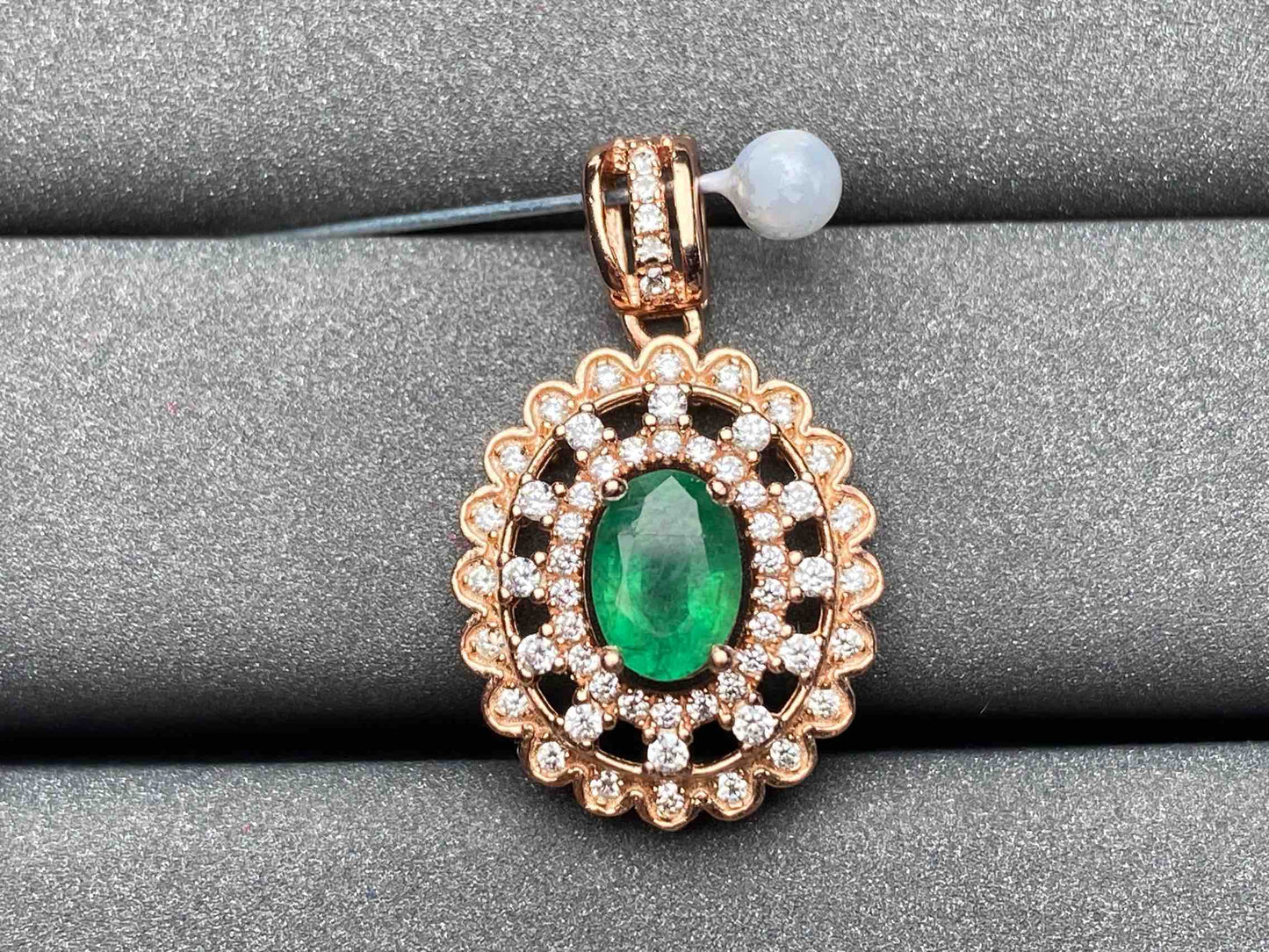 A1971 Emerald Pendant