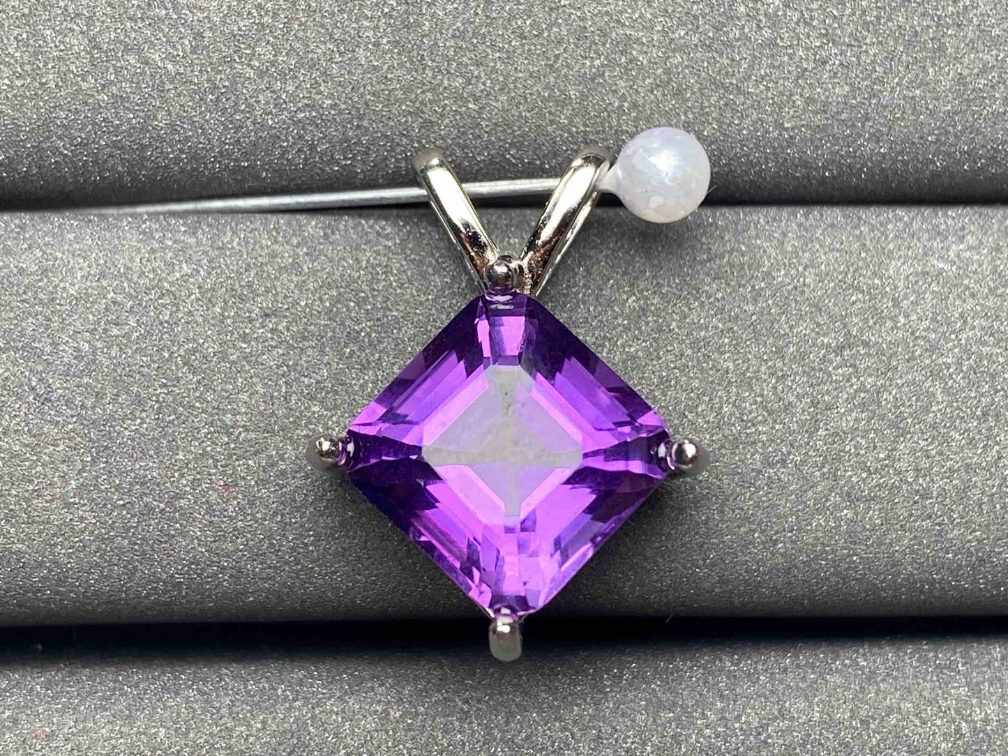 A2064 Amethyst Pendant