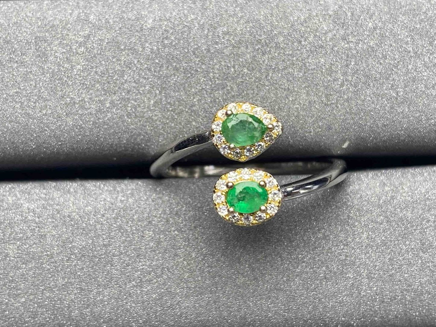 A21 Emerald Ring