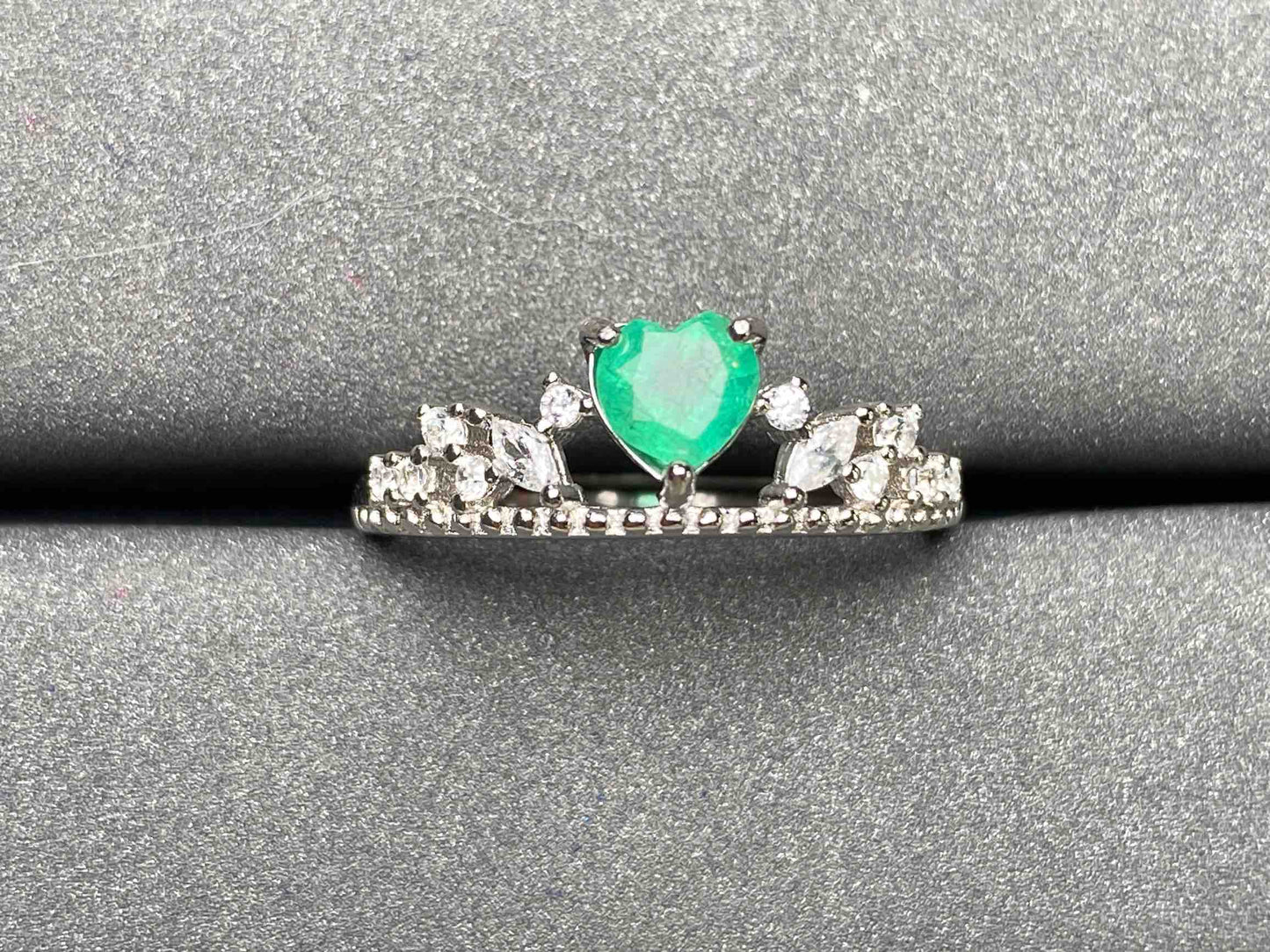 A2104 Emerald Ring