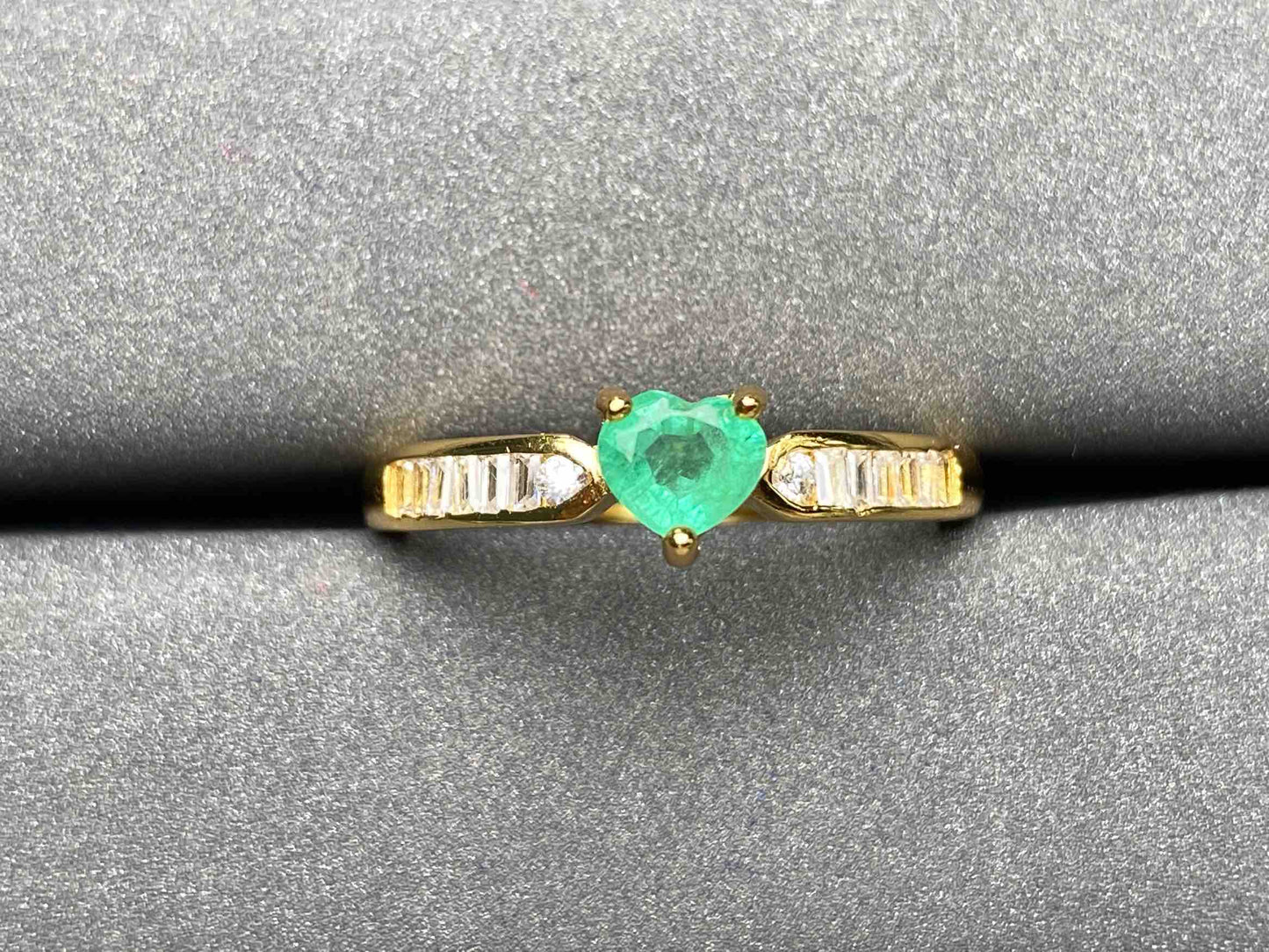 A2109 Emerald Ring