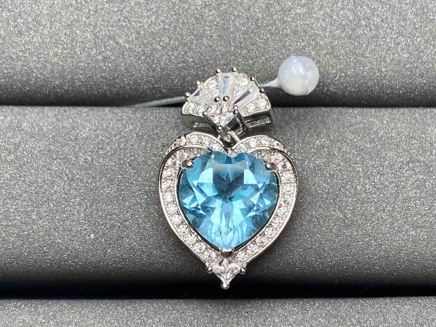 A2126 Topaz Pendant