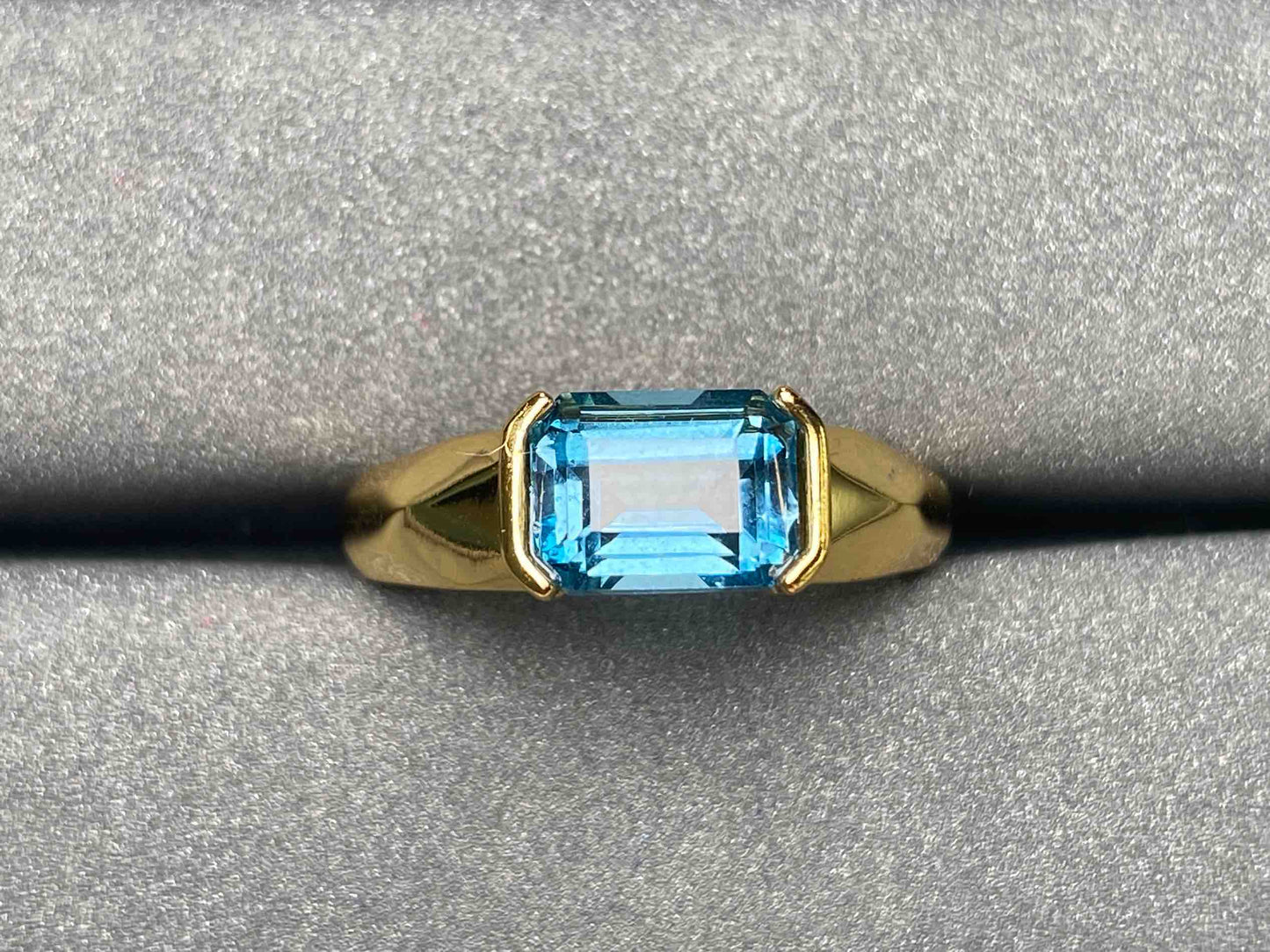 A2146 Topaz Ring
