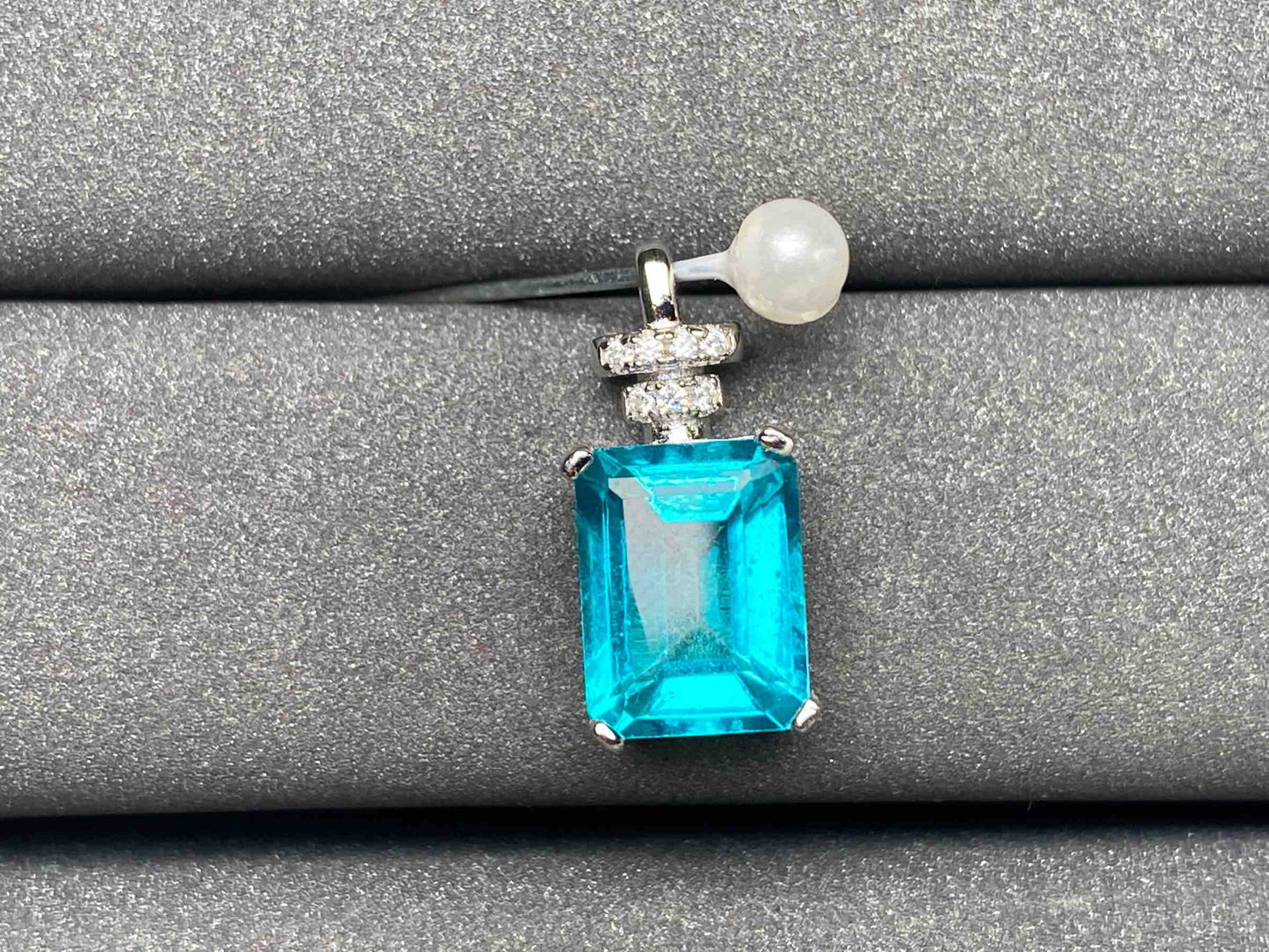 A2213 Topaz Pendant