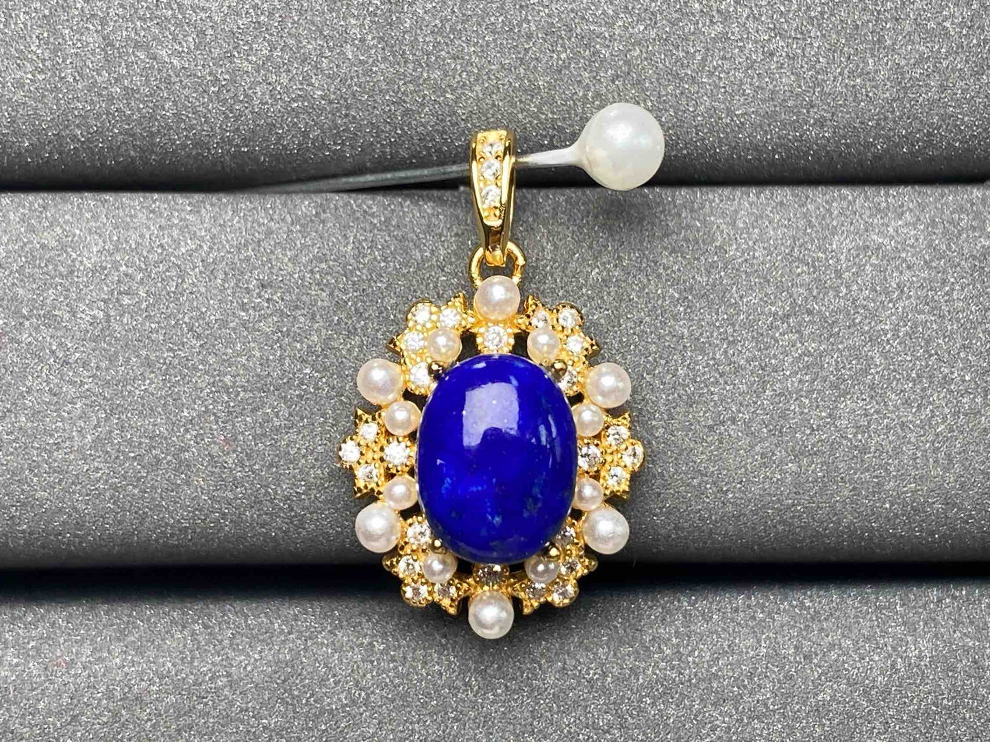 A2297 Lapis lazuli Pendant