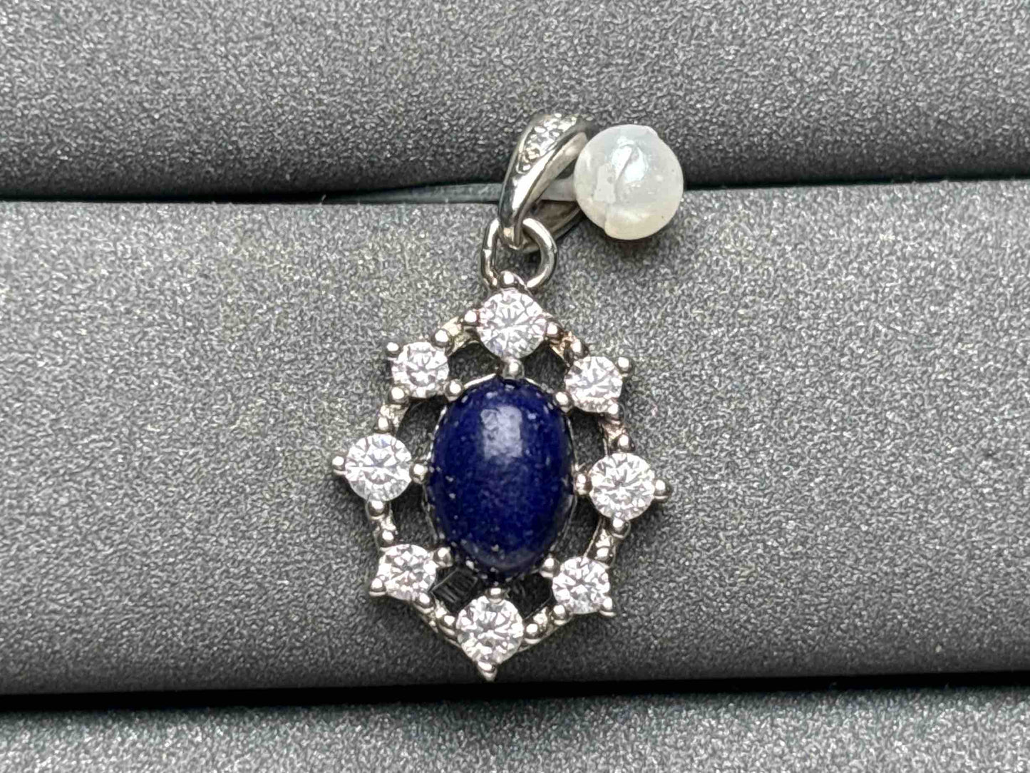 A2361 Lapis lazuli Pendant