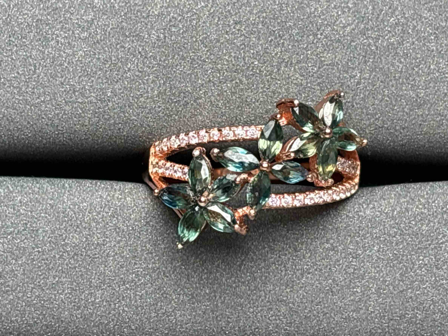 A2499 Teal Sapphire Ring