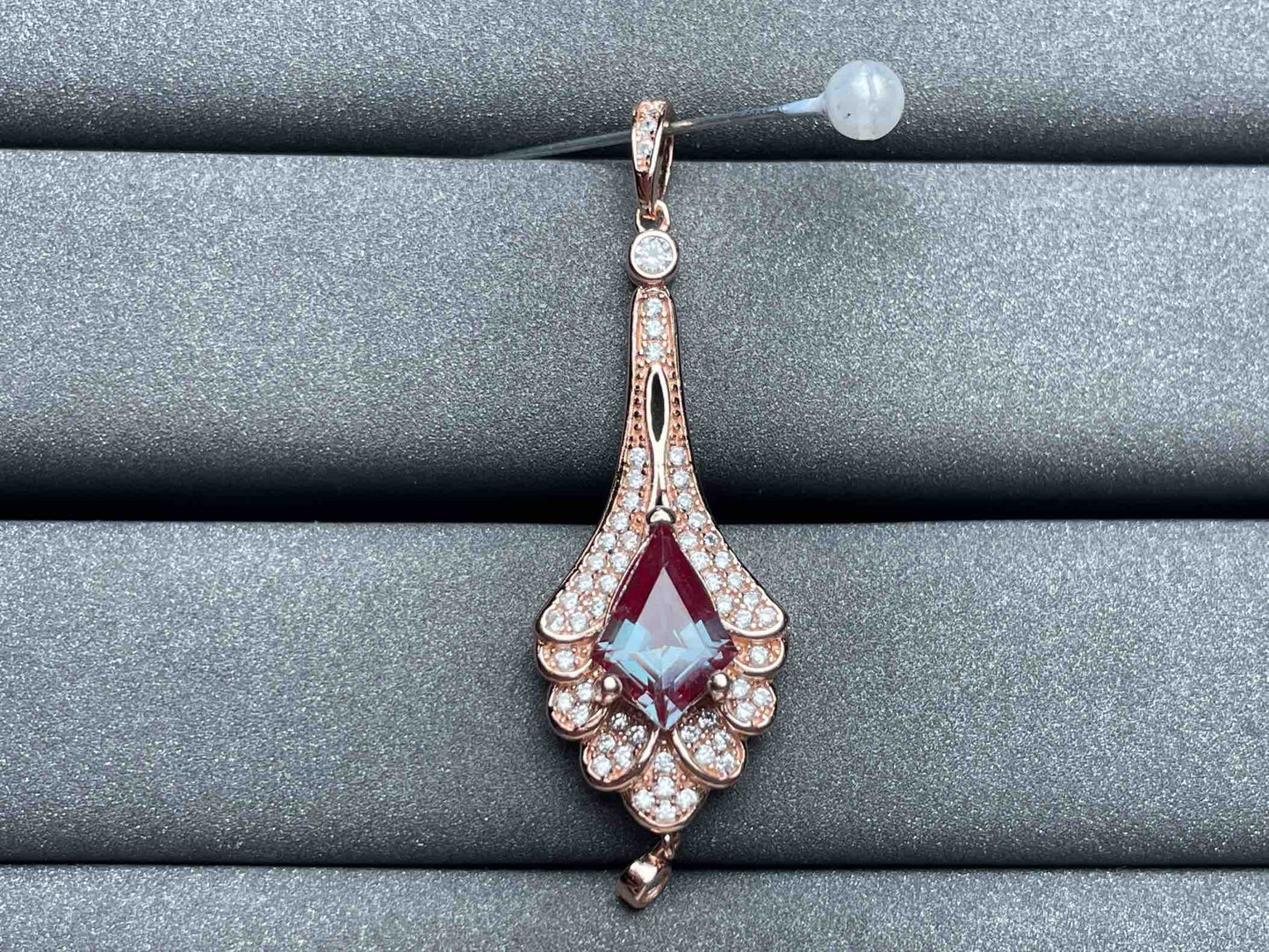 A2540 Alexandrite Pendant