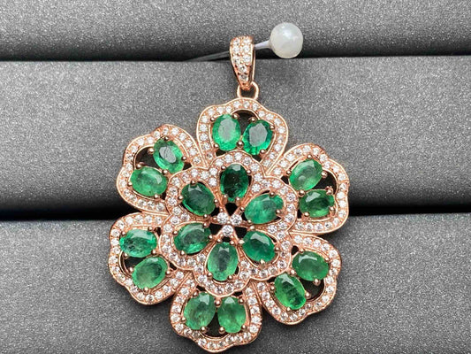 A2645 Emerald Pendant