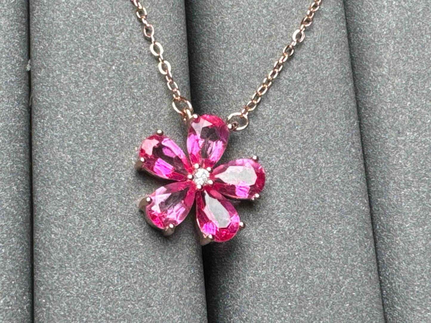 A2739 Topaz Necklace