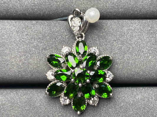 A3048 Diopside Pendant
