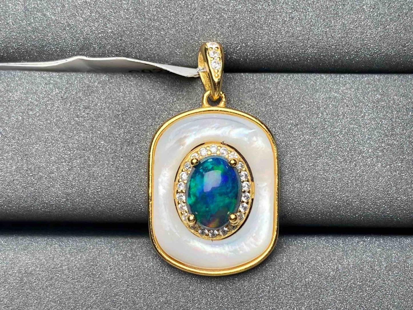 A3076 Opal Pendant