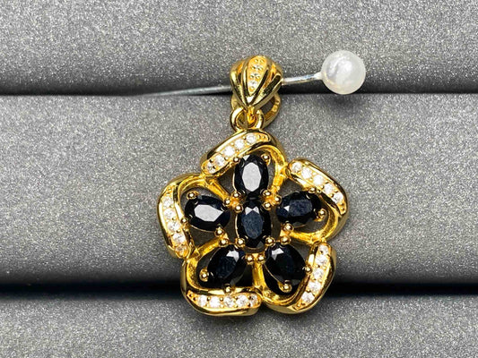 A3253 Spinel Pendant