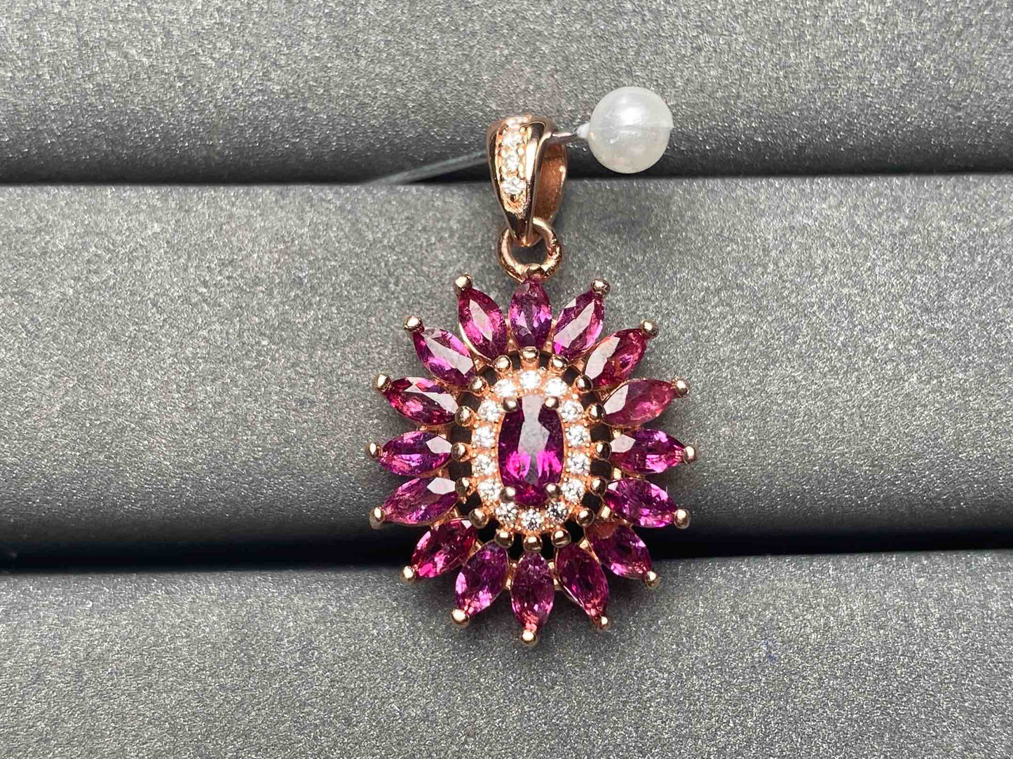 A3313 Garnet Pendant