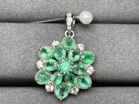 A3349 Emerald Pendant