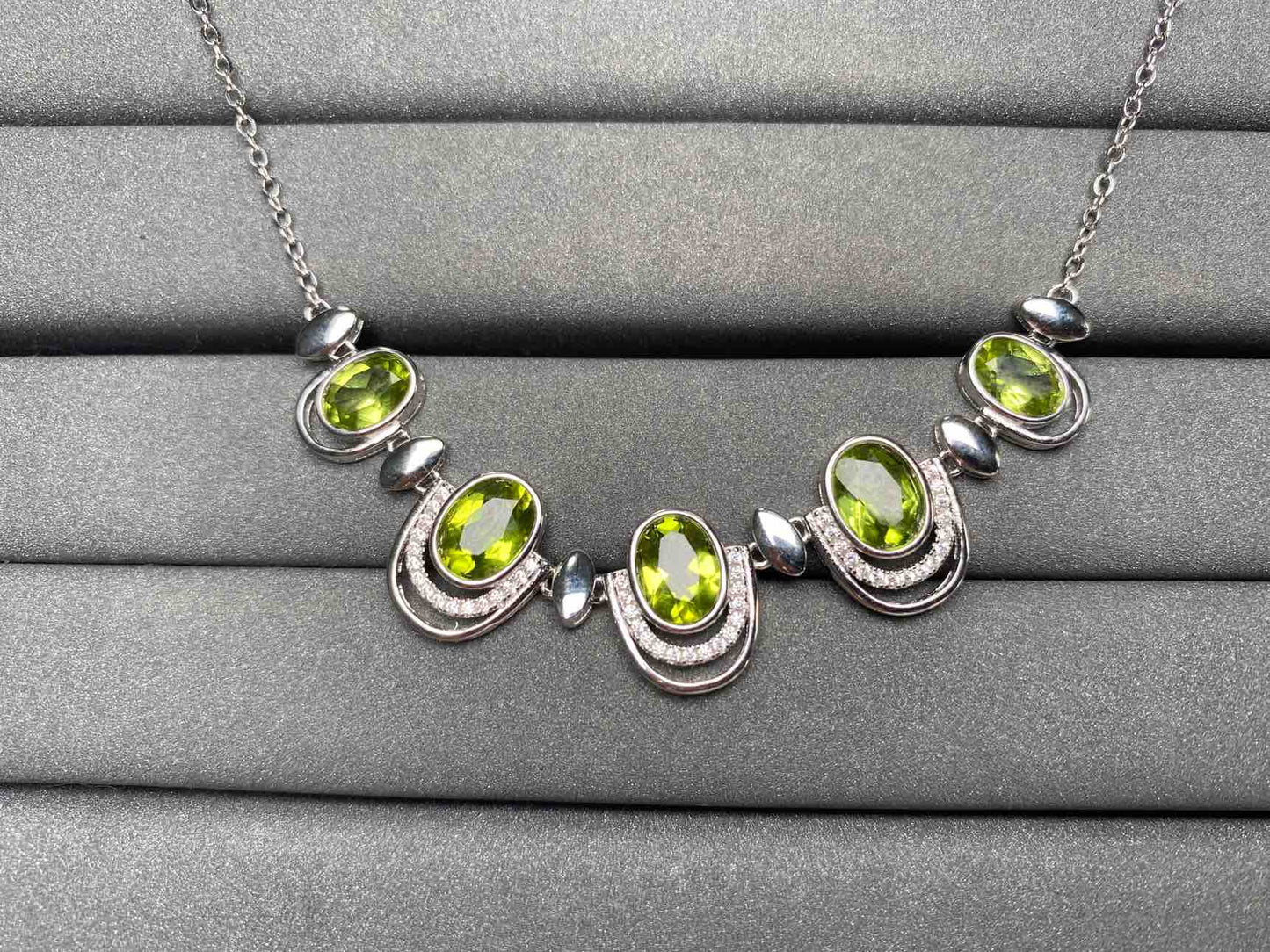 A3351 Peridot Necklace