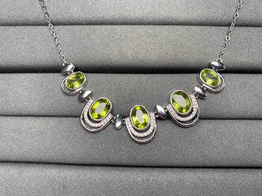 A3351 Peridot Necklace