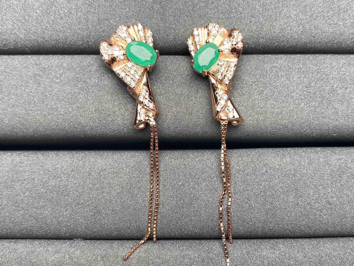 A3420 Emerald Earrings