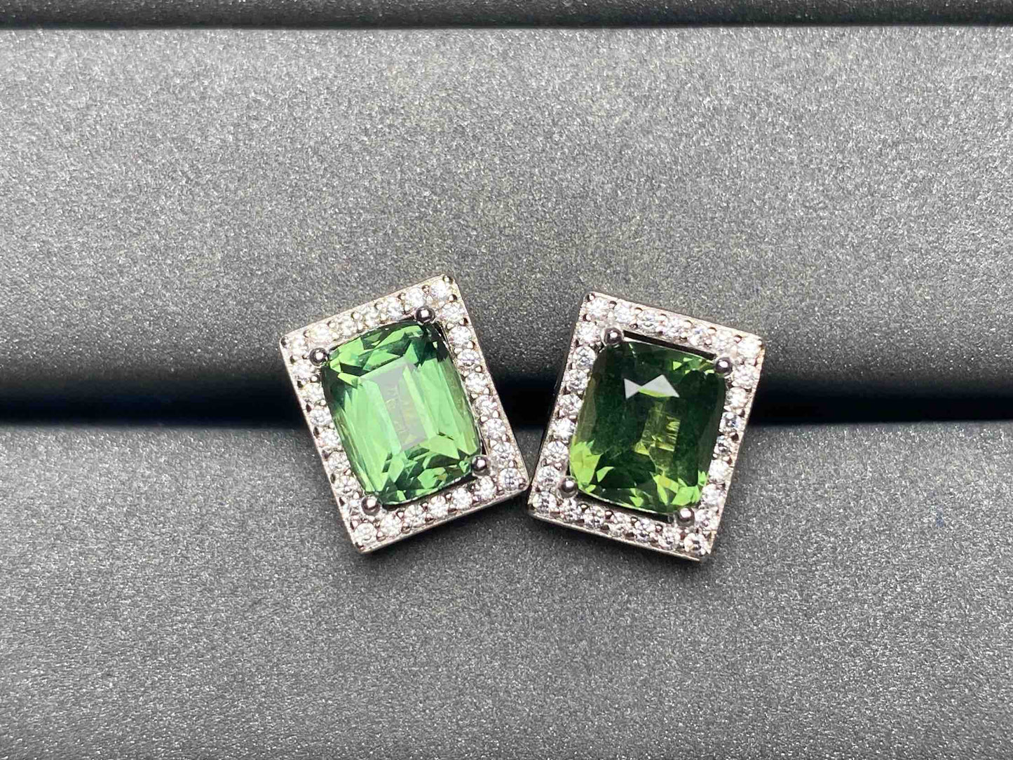 A3435 Green apatite Earrings