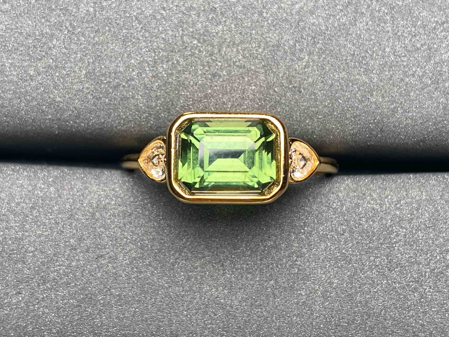 A3441 Green apatite Ring