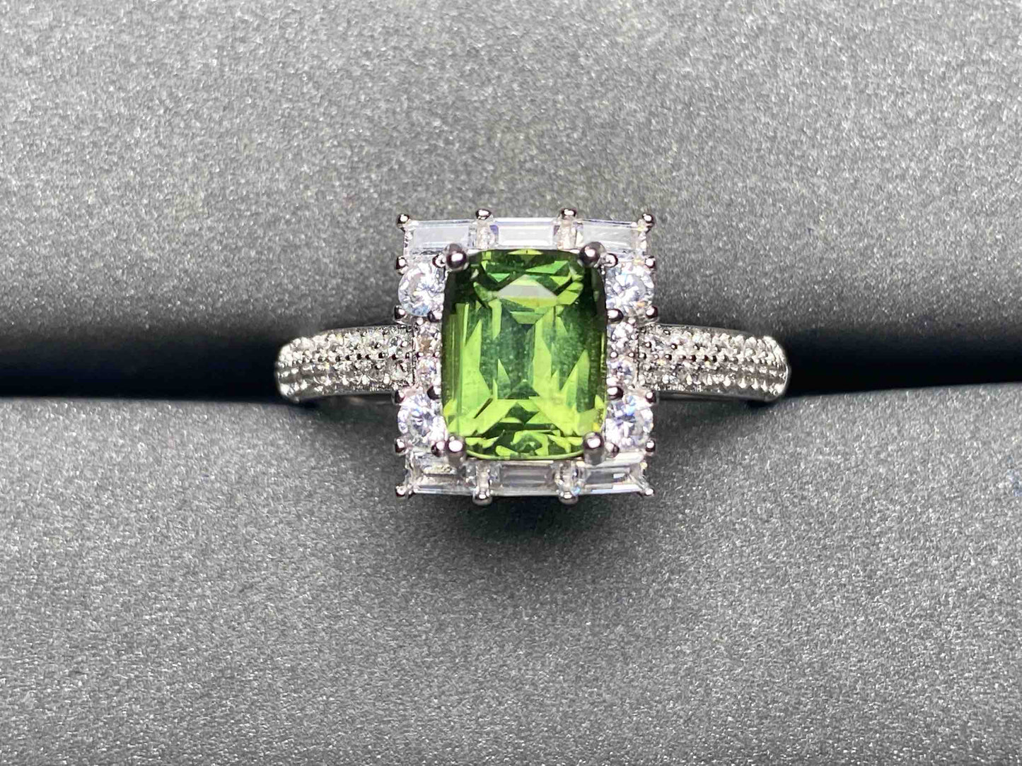 A3446 Green apatite Ring