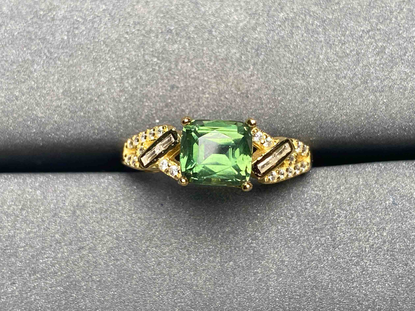 A3449 Green apatite Ring