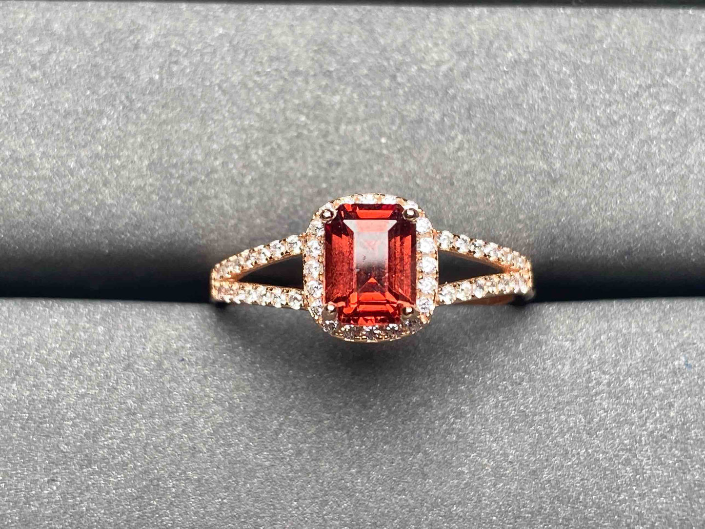 A3485 Malaya garnet Ring