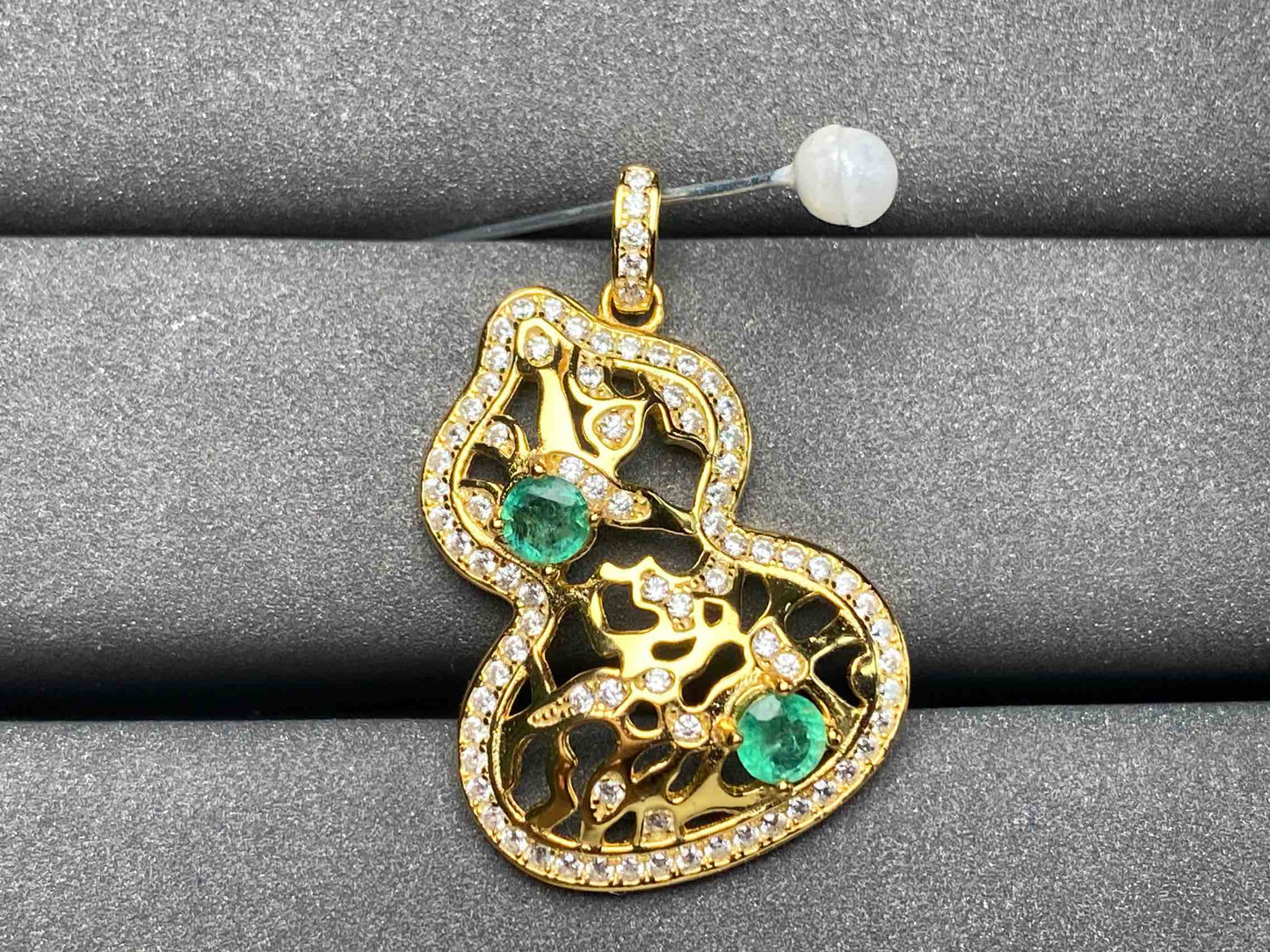 A3527 Emerald Pendant