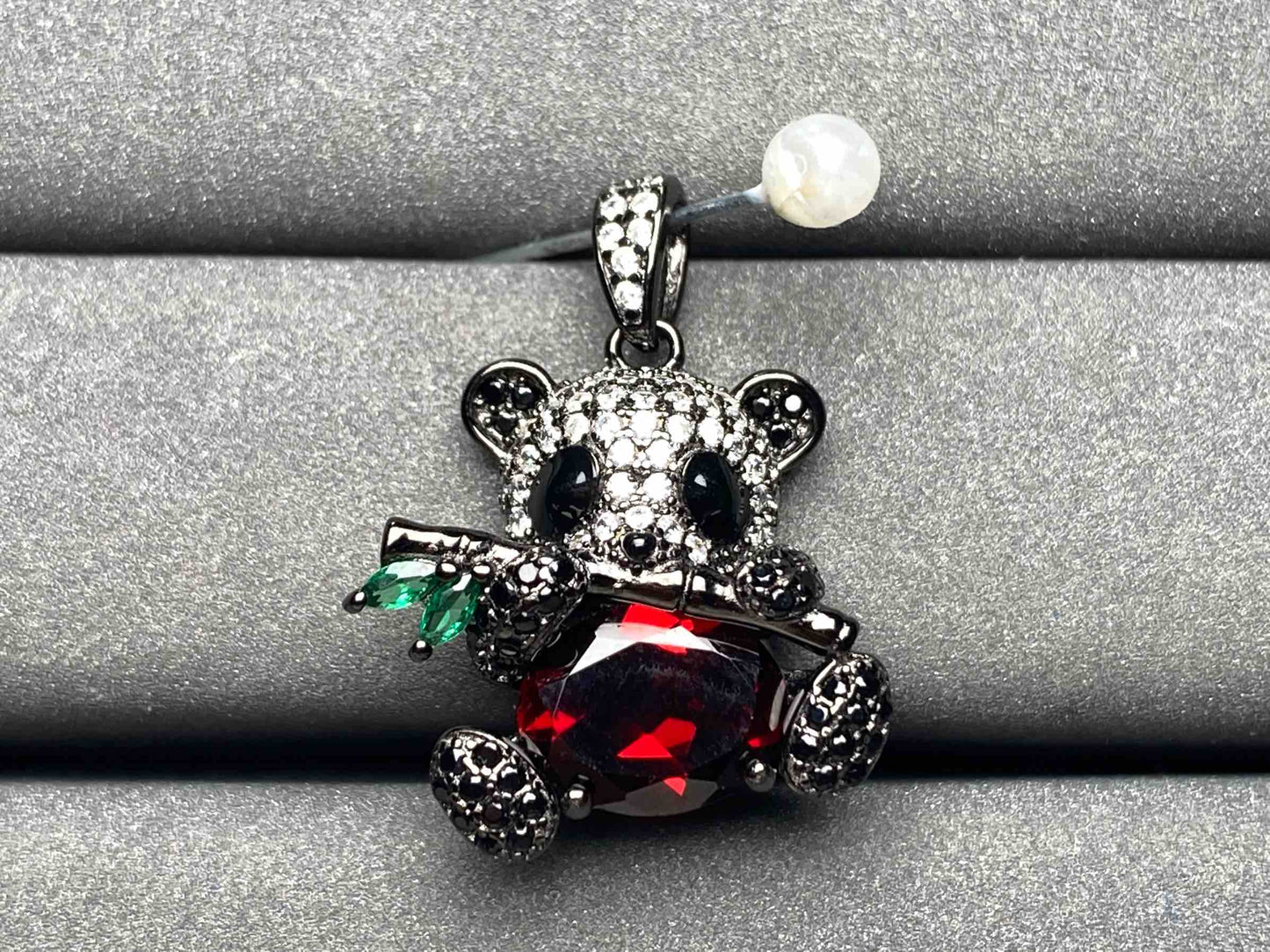 A3536 Garnet Pendant